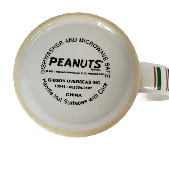 Charlie Brown Snoopy Christmas Gift Coffee Mug Cup - Picture 5 of 6